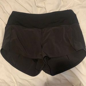 Lululemon speed up high rise shorts 2.5”